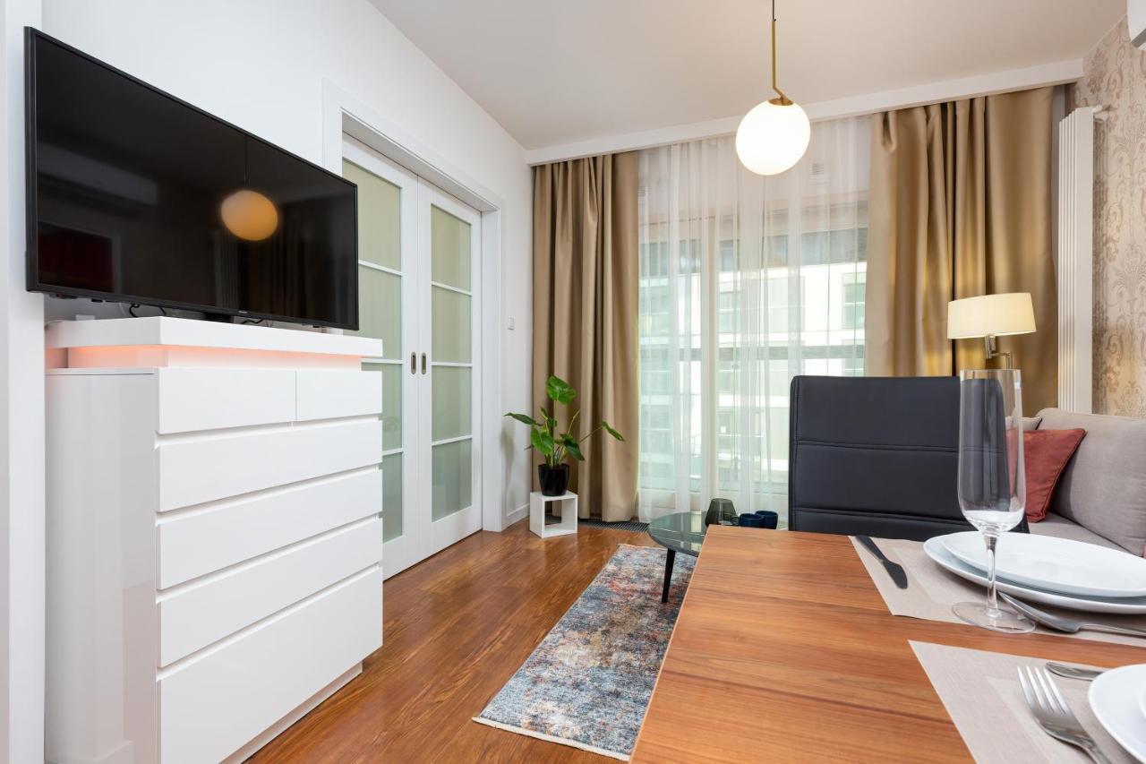 Royal City Center Mennica Residence By Noclegi Renters Warschau Exterior foto