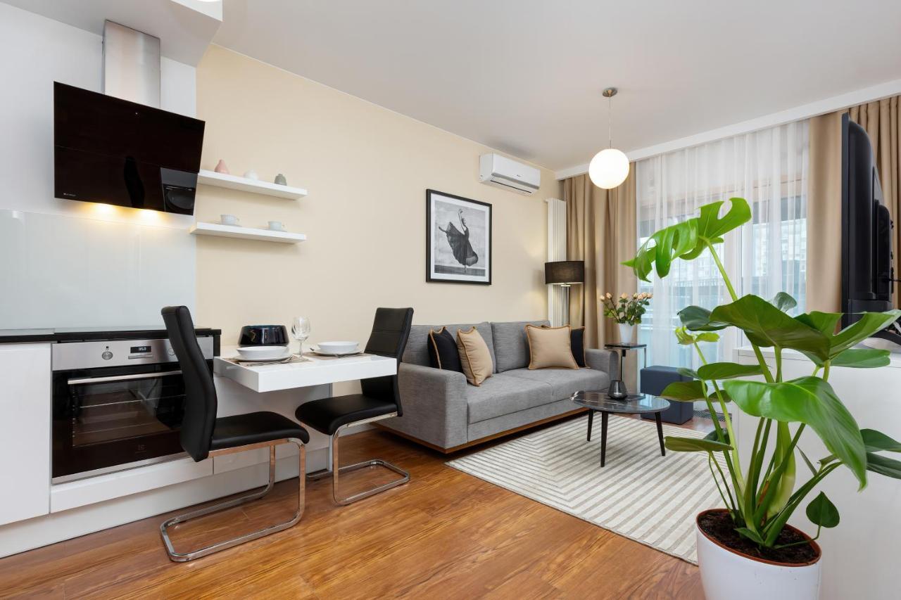 Royal City Center Mennica Residence By Noclegi Renters Warschau Exterior foto