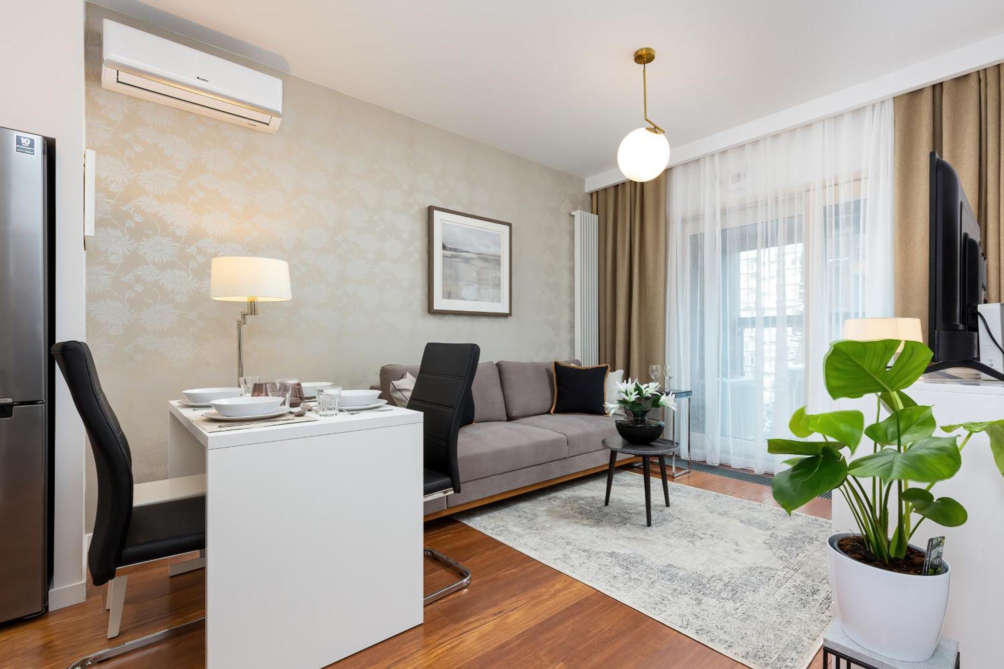 Royal City Center Mennica Residence By Noclegi Renters Warschau Exterior foto